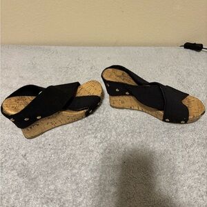 Jaclyn Smith Black and Tan Wedge Sandals